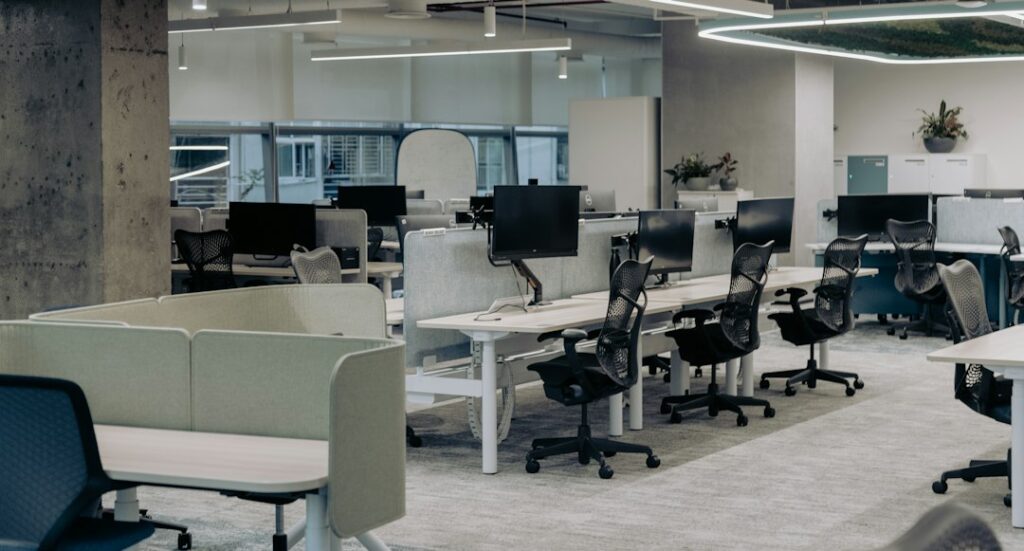Como criar um checklist eficiente para a conservação de espaços corporativos